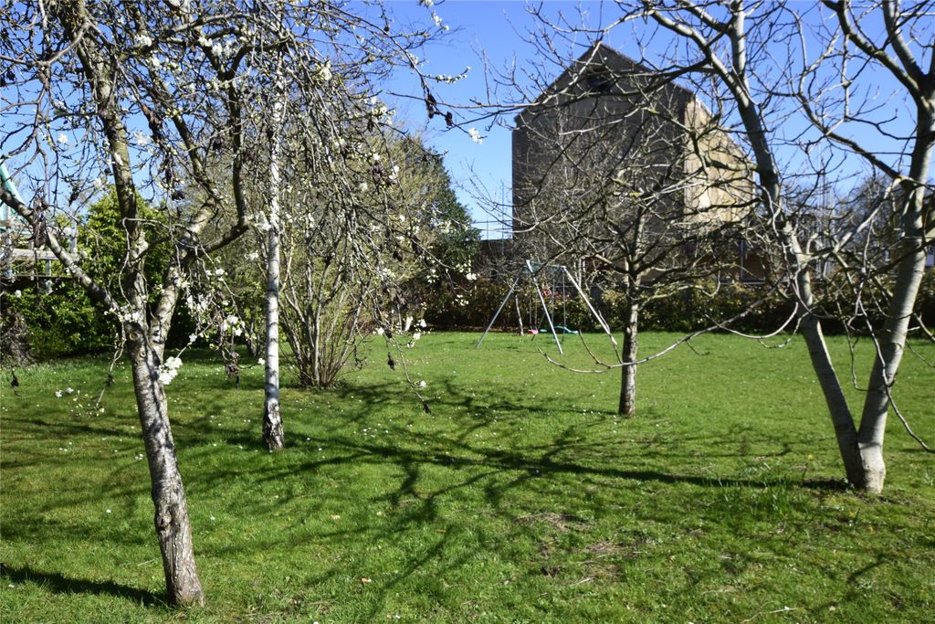 Property photo 3 of 10 Picture No. 04