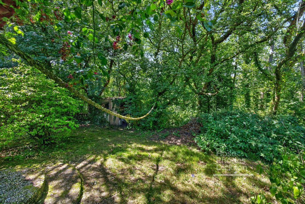 Property photo 3 of 35 Pbox-Img.Jpg