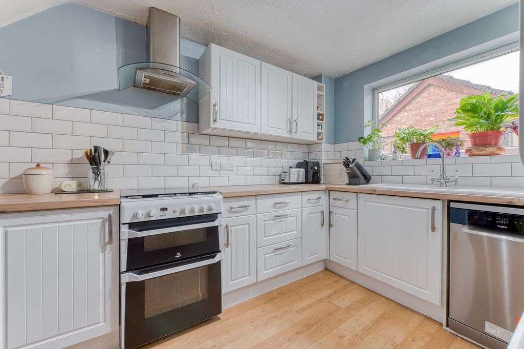 Property photo 2 of 19