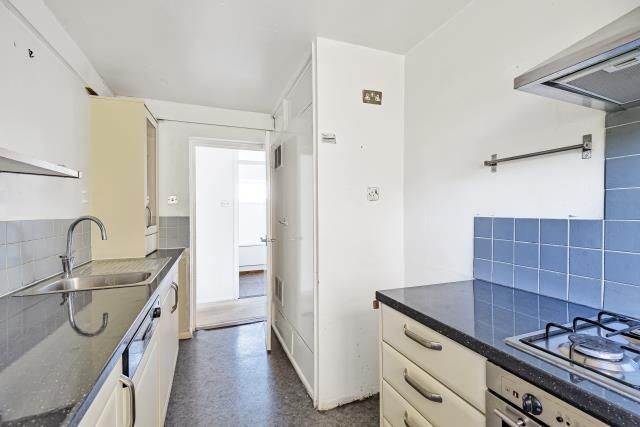 Property photo 3 of 6 Kitchen