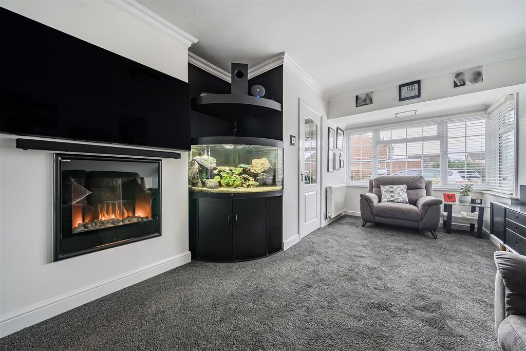 Property photo 2 of 19 1376410-13-690Ca9Ec7dc93.Jpg