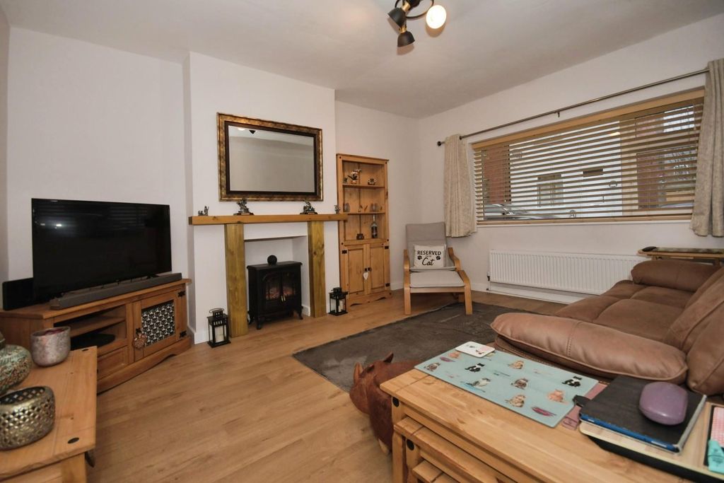 Property photo 3 of 16 Lounge 01.Jpg