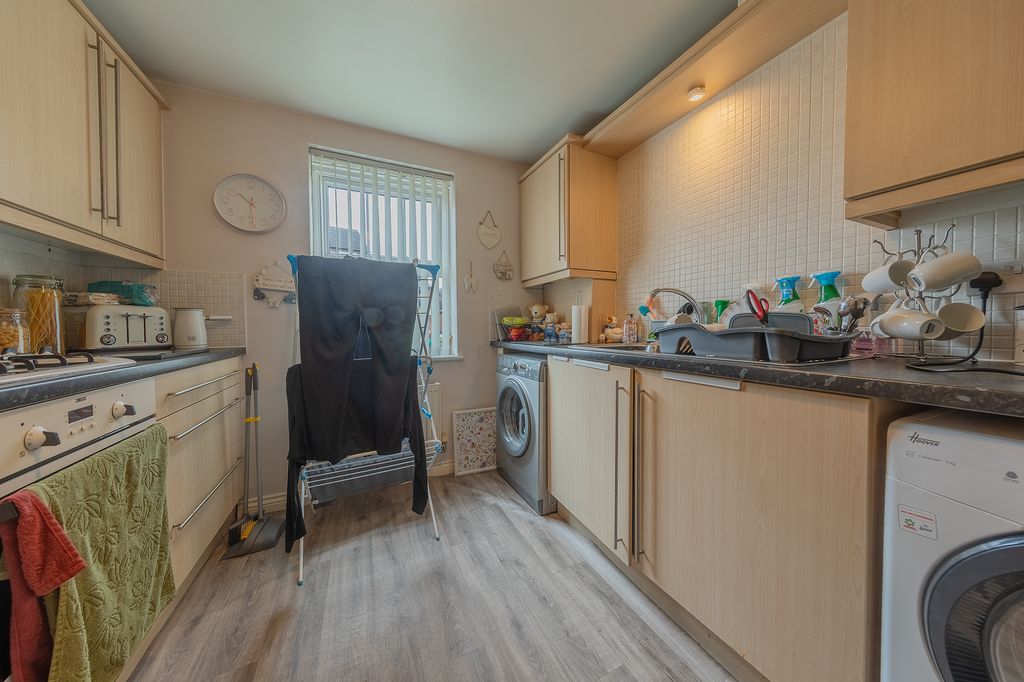 Additional image 6 of 2 bed flat for salePark Road, Ilkeston DE7