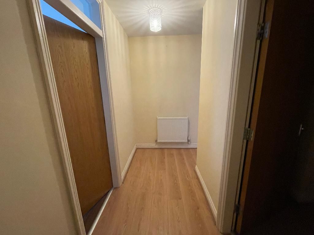 Property photo 3 of 13 Entrance Hall