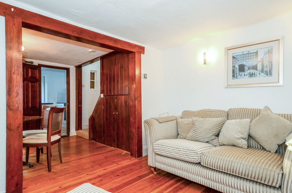 Property photo 3 of 15 Pbox-Img.Jpg