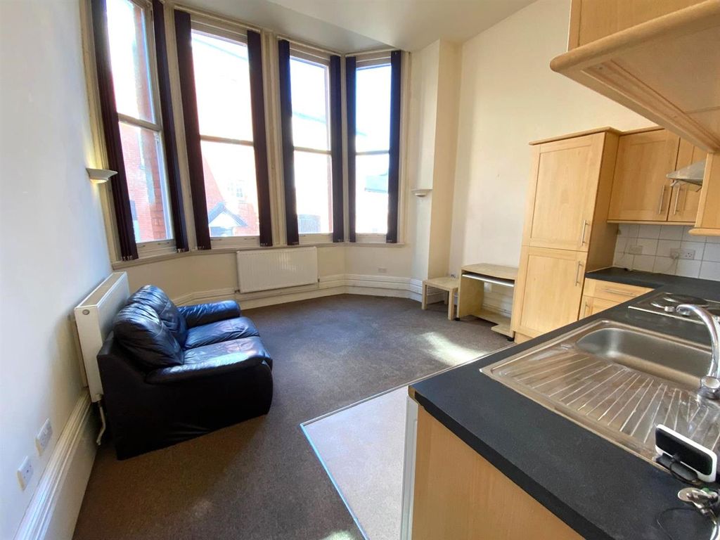 Property photo 3 of 8 Open Plan Lounge-Kitchen.Jpg