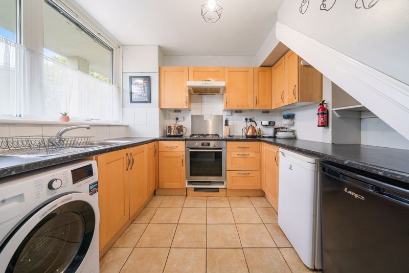 Property photo 3 of 11 Photo 4