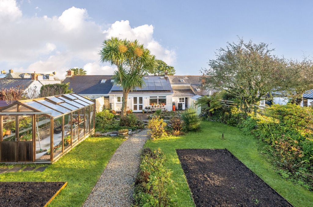 Property photo 3 of 34 3 - 1386625-2-693038F...