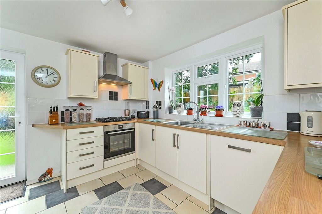 Property photo 2 of 21 Kitchen