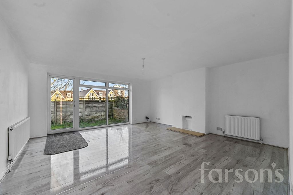 Property photo 2 of 38