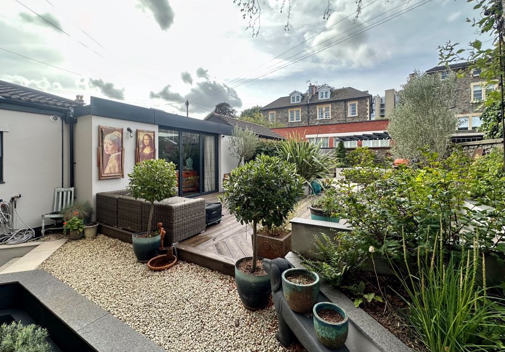 Property photo 2 of 23 Garden