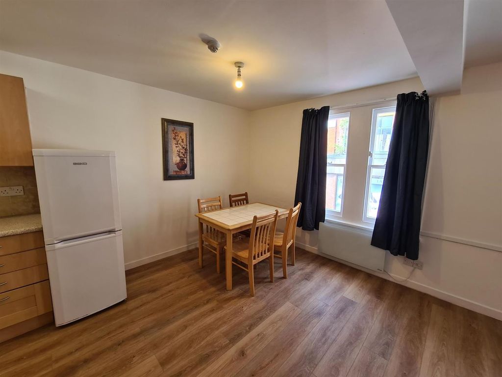 Property photo 2 of 11 1000024979.Jpg