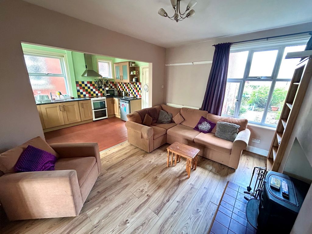 Property photo 3 of 18 Photo 7