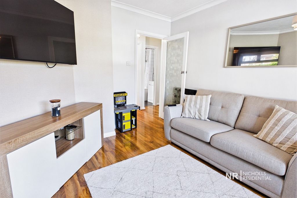 Property photo 3 of 13 Lounge Area