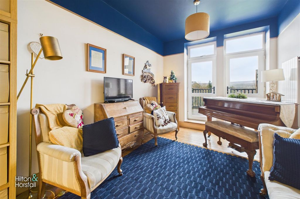 Property photo 3 of 16 Keighley Road