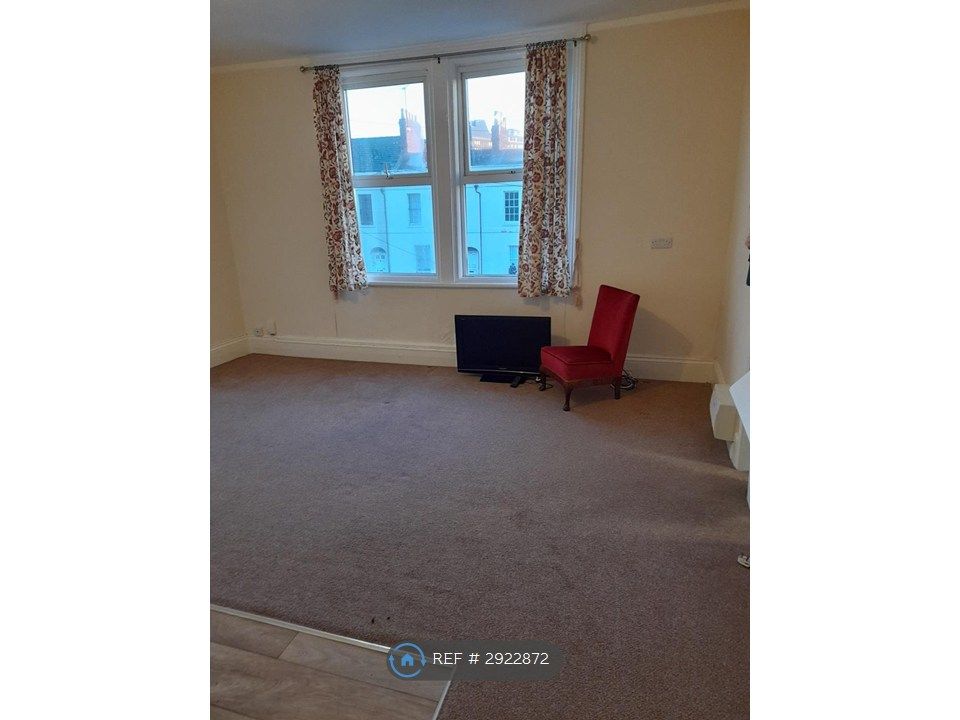 Property photo 3 of 6 Light And Bright Living Room