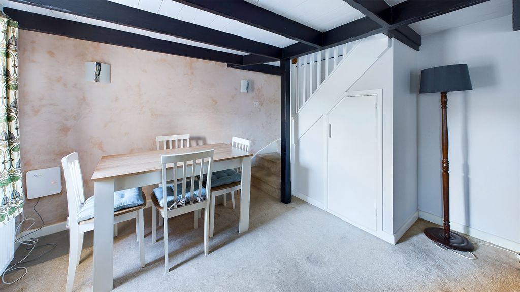 Property photo 3 of 9 Gallery