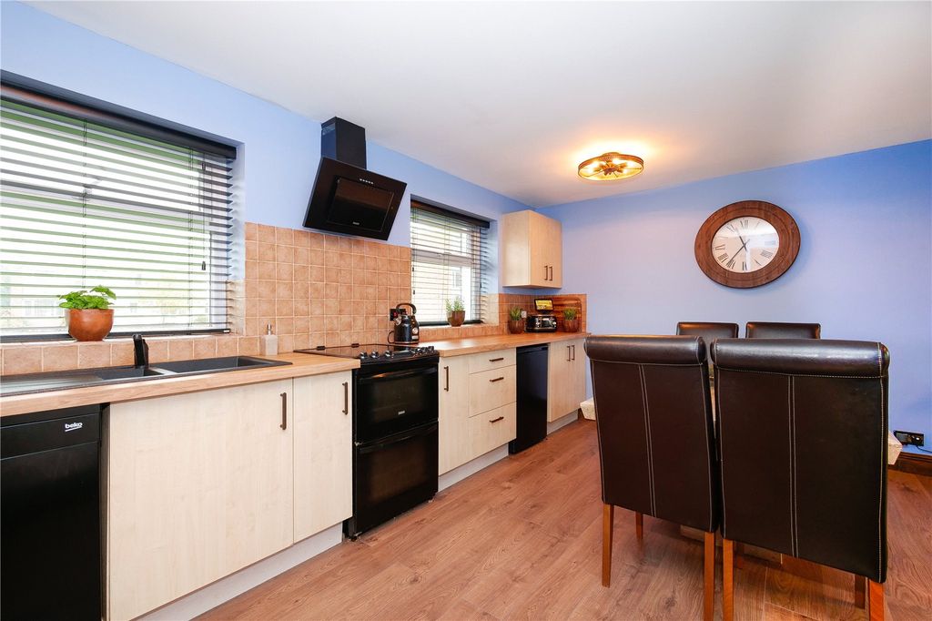 Property photo 3 of 16 Picture No. 01