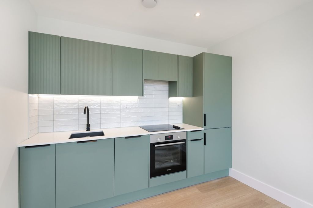 Property photo 2 of 12 Picture No. 21