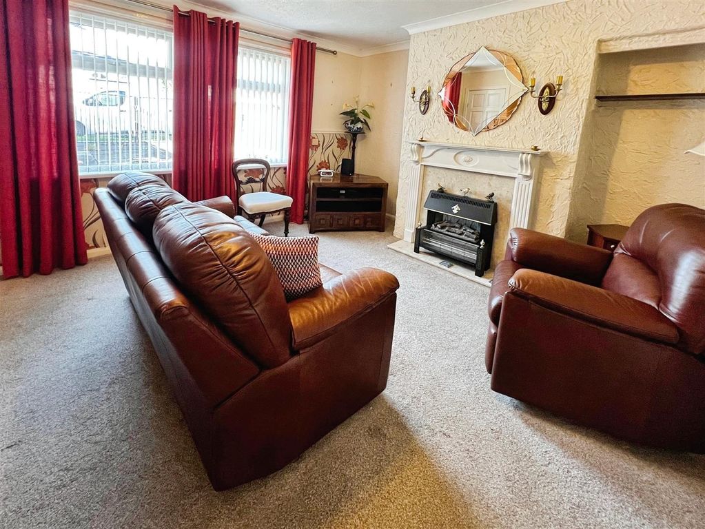 Property photo 3 of 20 Living Room