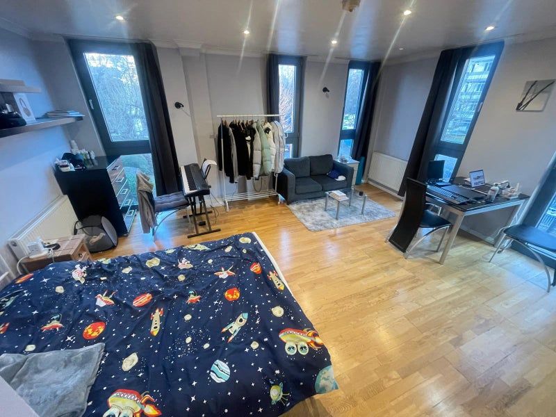 Property photo 1 of 6