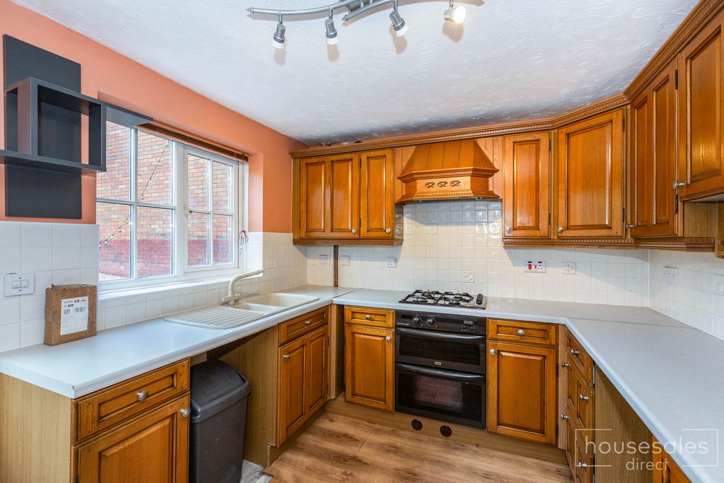 Property photo 2 of 11