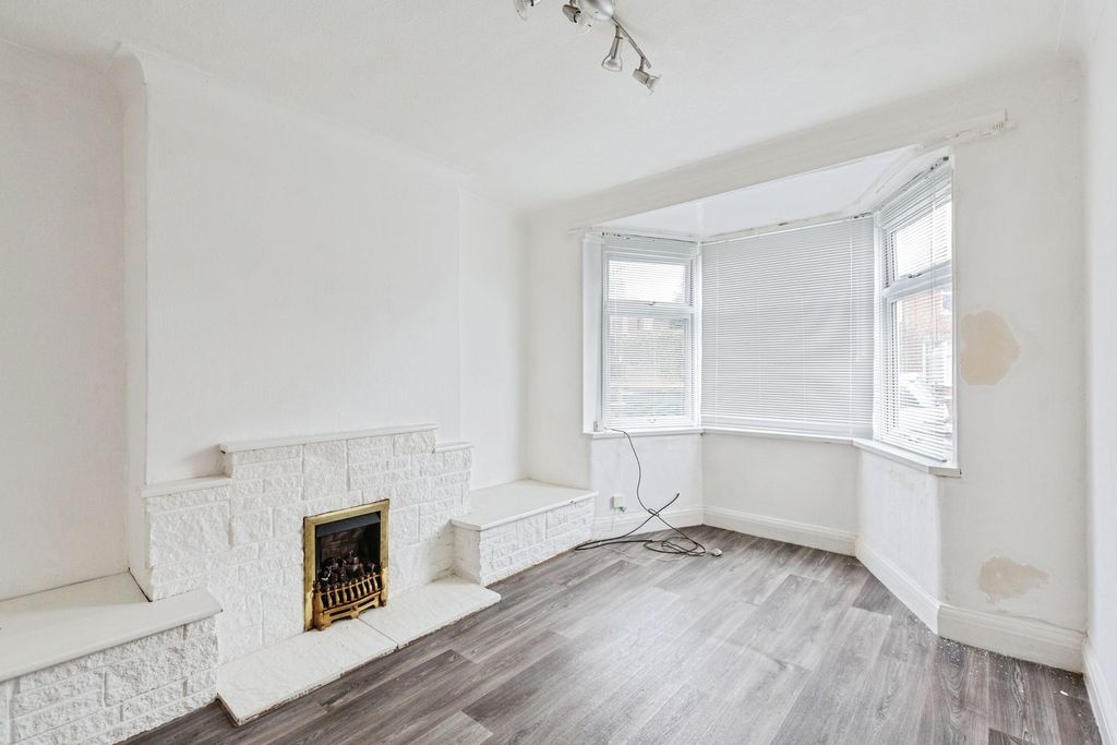 Property photo 3 of 23 Pbox-Img.Jpg