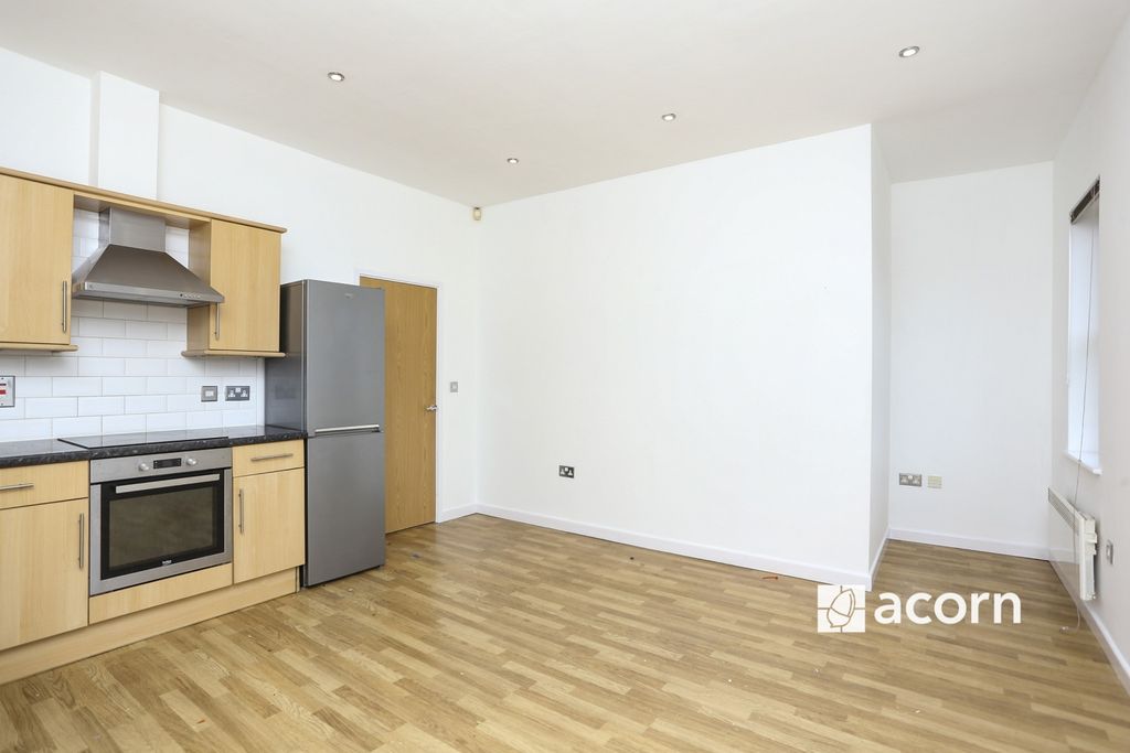 Property photo 3 of 9 Kitchen