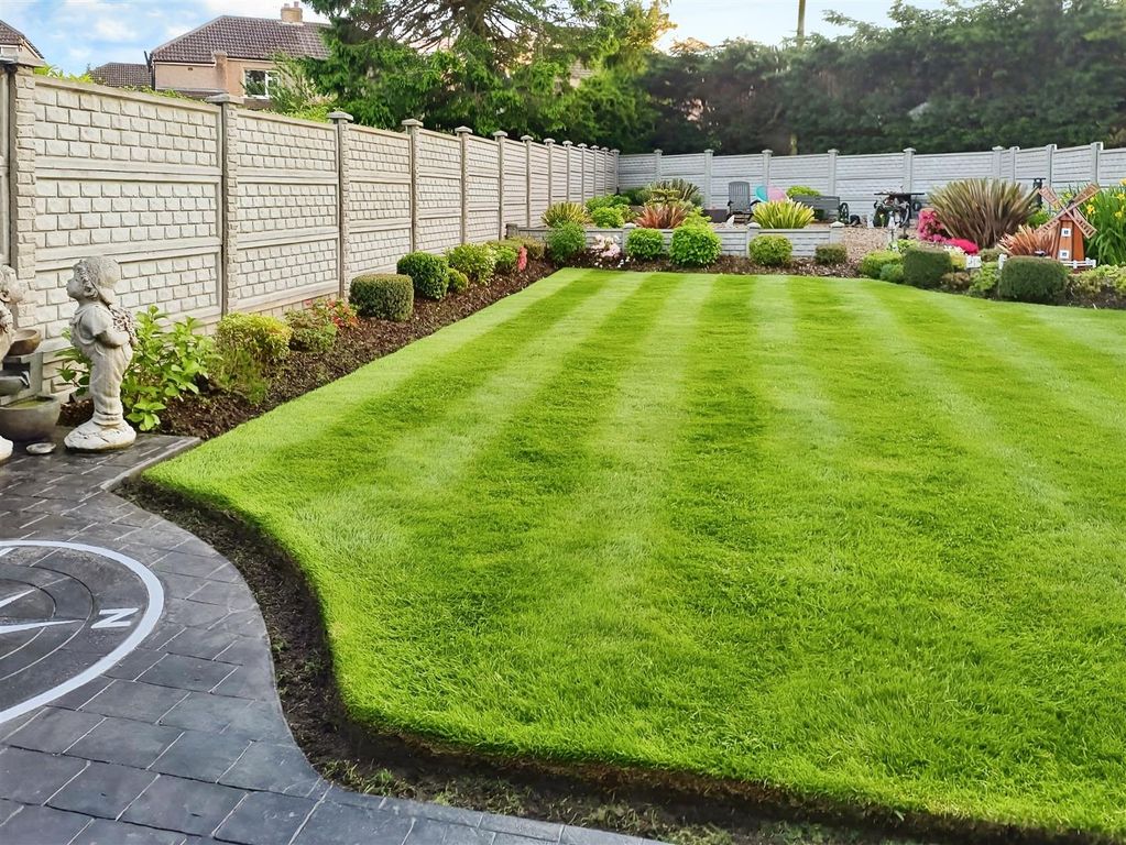 Property photo 2 of 34 Rear Garden