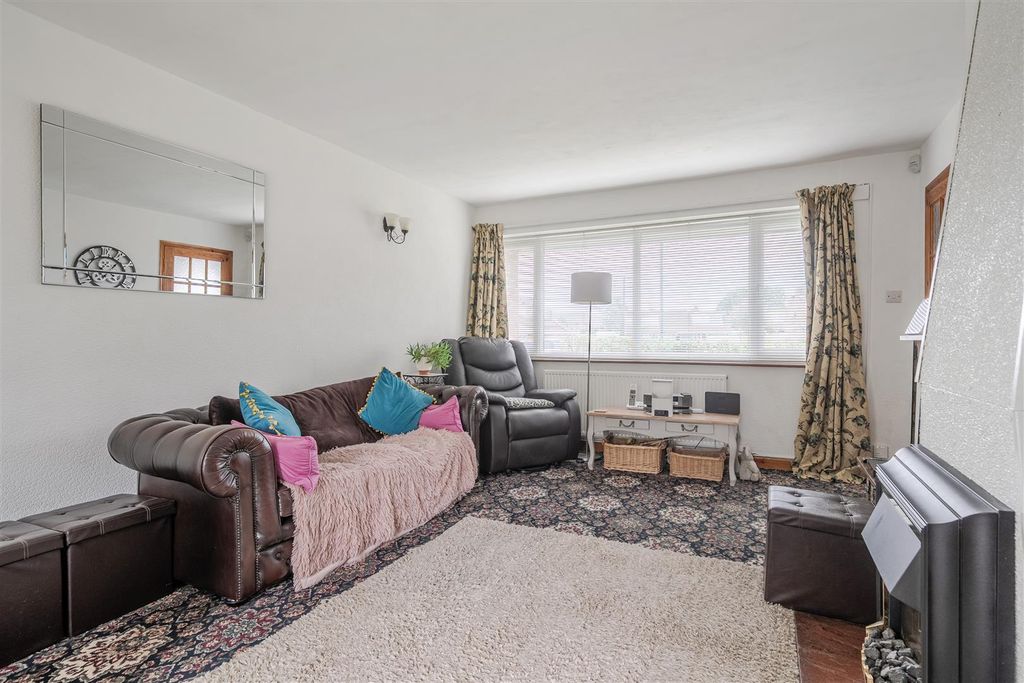 Property photo 3 of 13 1513017-8-6A9Ac3ee7A5F0.Jpg