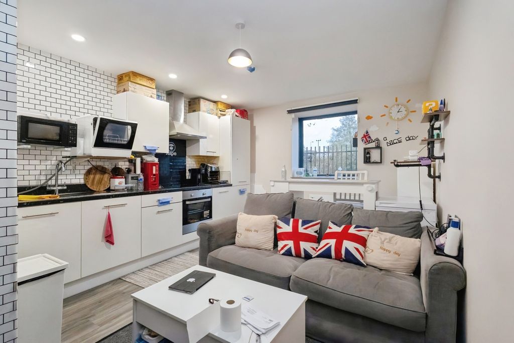 Property photo 2 of 14 Pbox-Img.Jpg