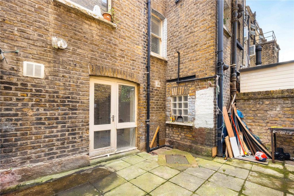 Property photo 3 of 8 Picture No. 06