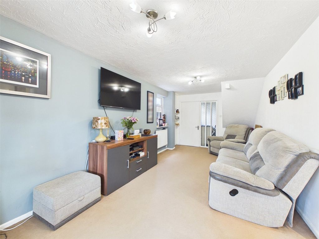 Property photo 2 of 17 Picture No. 32