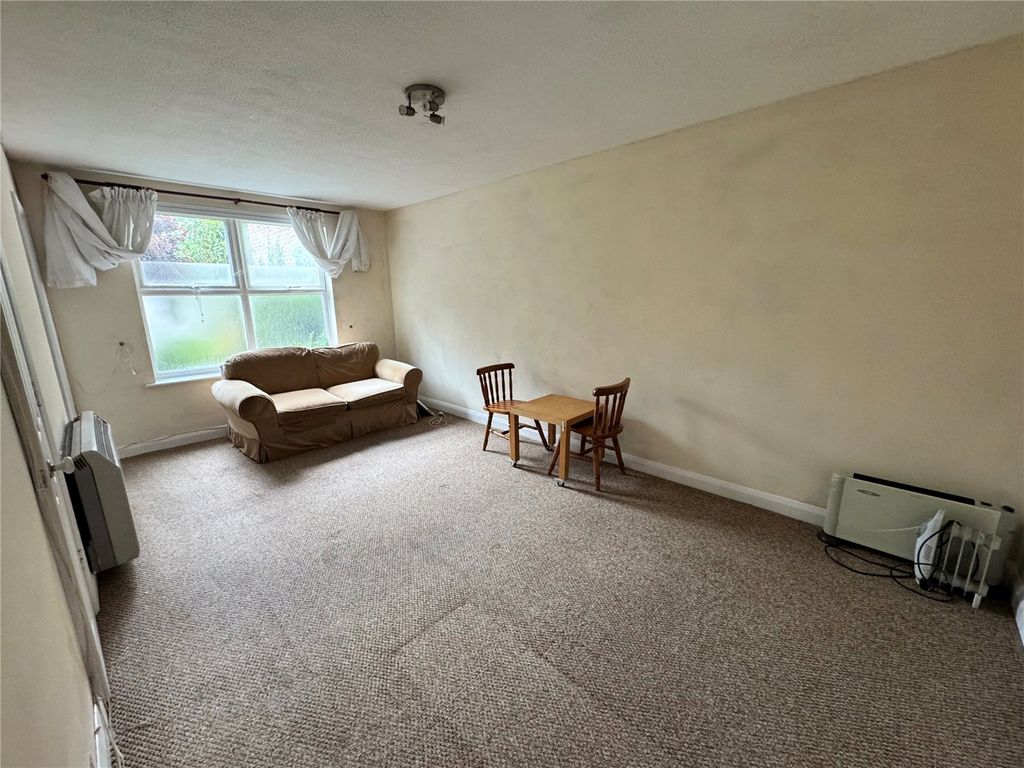 Property photo 3 of 5 Picture No. 04