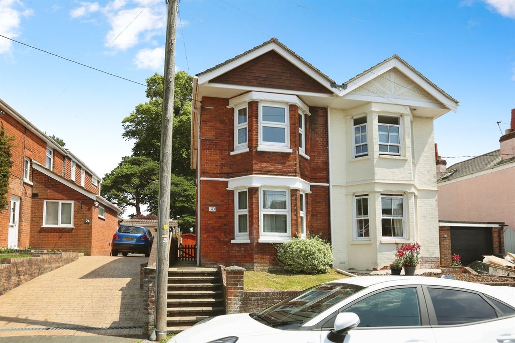 Property photo 2 of 17