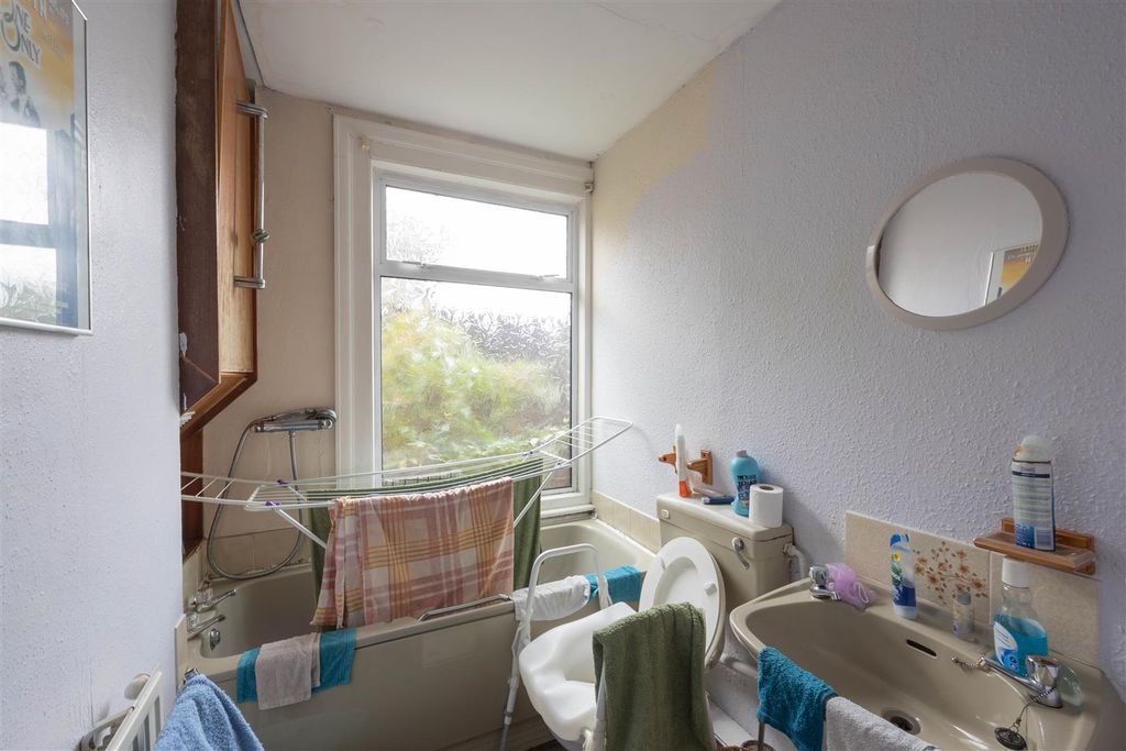 Property photo 2 of 5 Bathroom