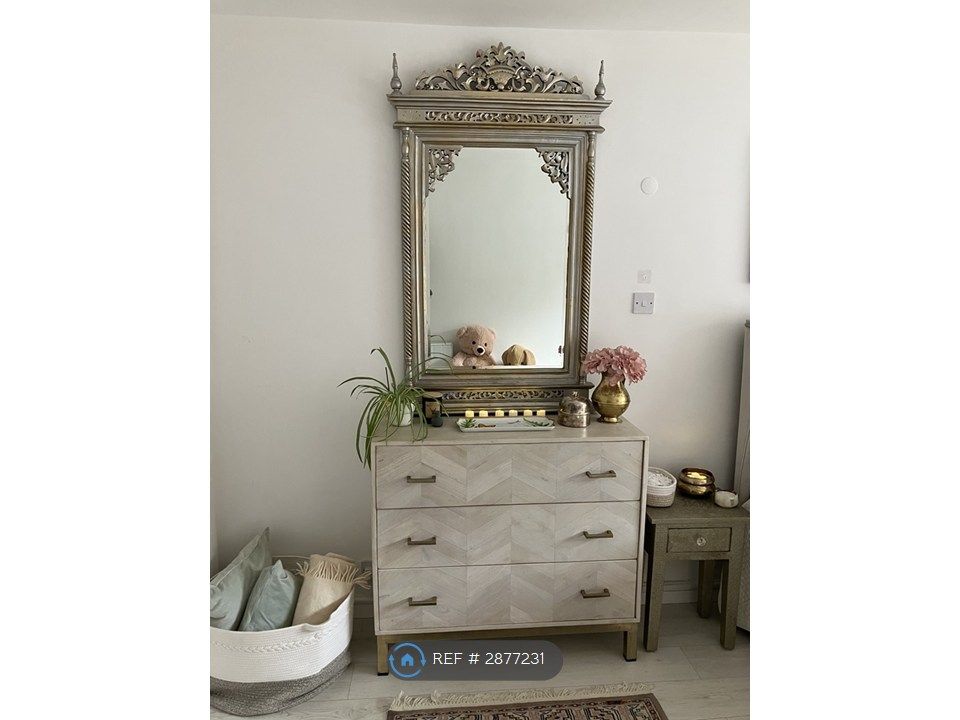 Property photo 2 of 27 Dresser In Bedroom