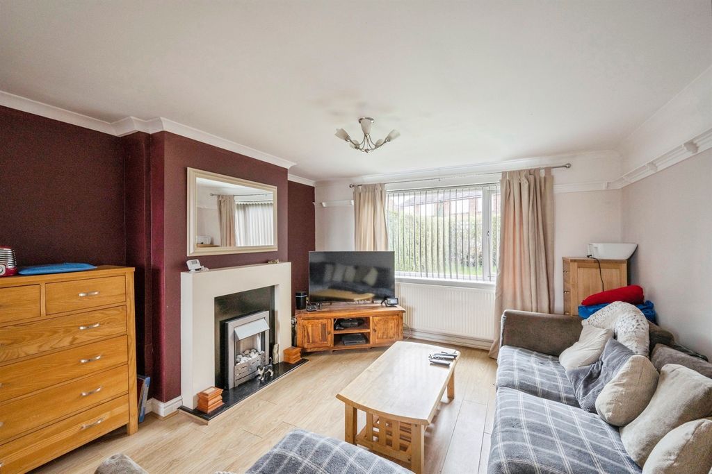 Property photo 3 of 18