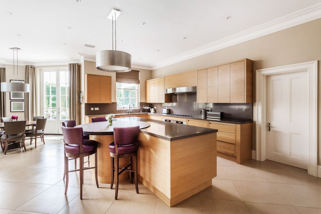 Additional image 7 of 7 bed property for saleNew Road, Esher, Surrey KT10