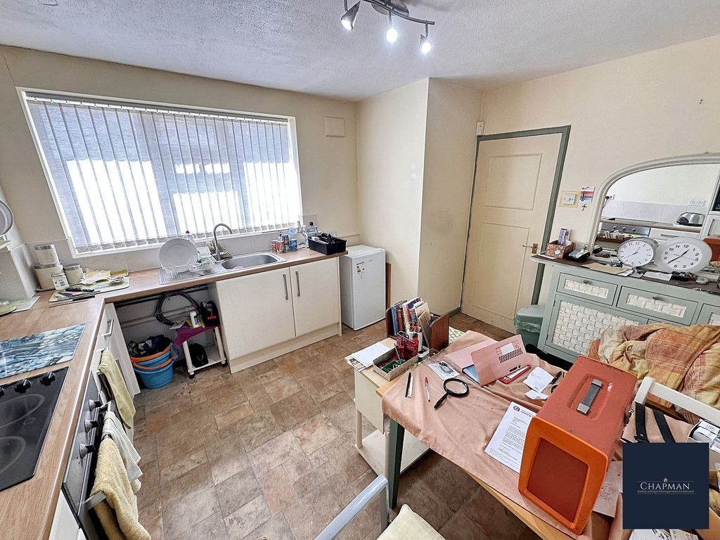 Property photo 3 of 12