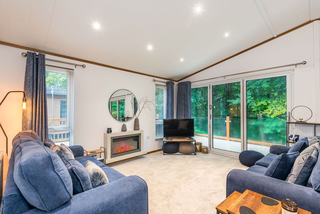 Property photo 1 of 27 Open Plan Living/Dining Area