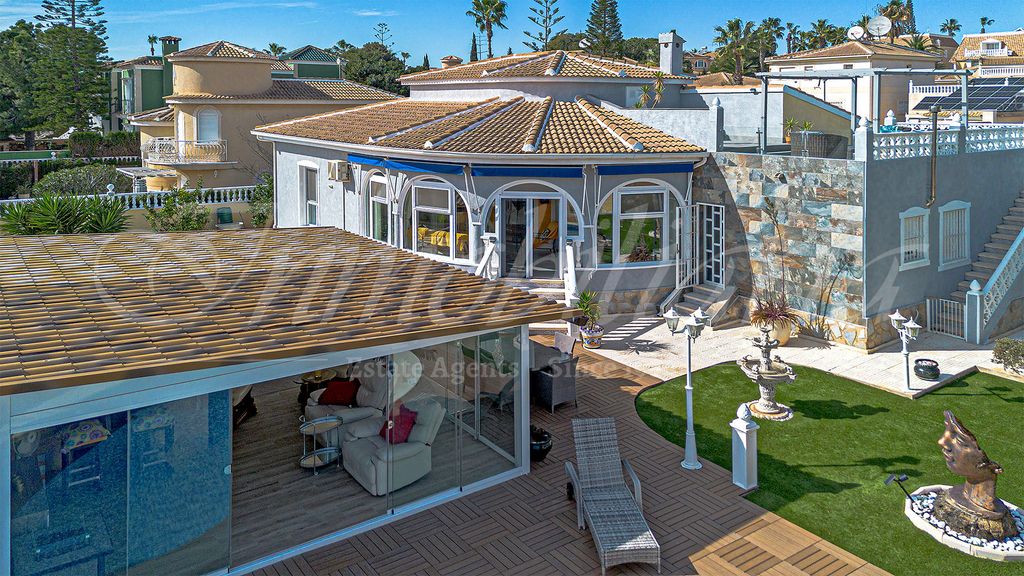 Property photo 1 of 45