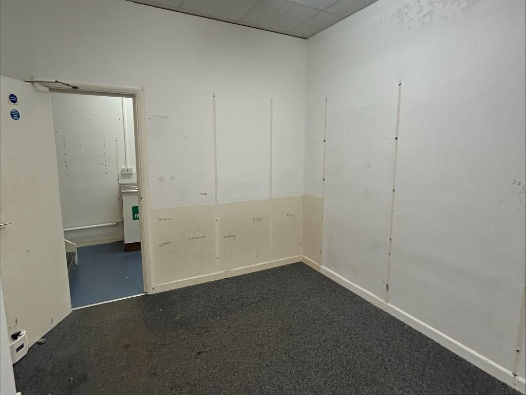 Property photo 3 of 4 Photo 7