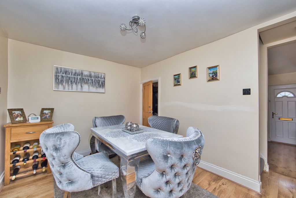 Property photo 3 of 10 Picture 3