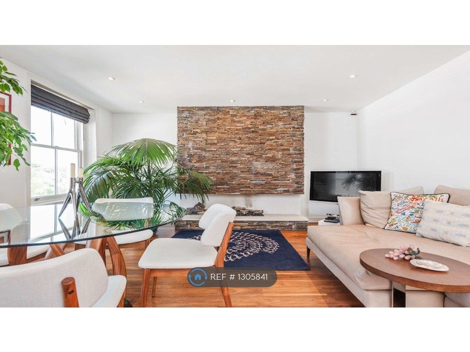 Property photo 1 of 7 Living Room