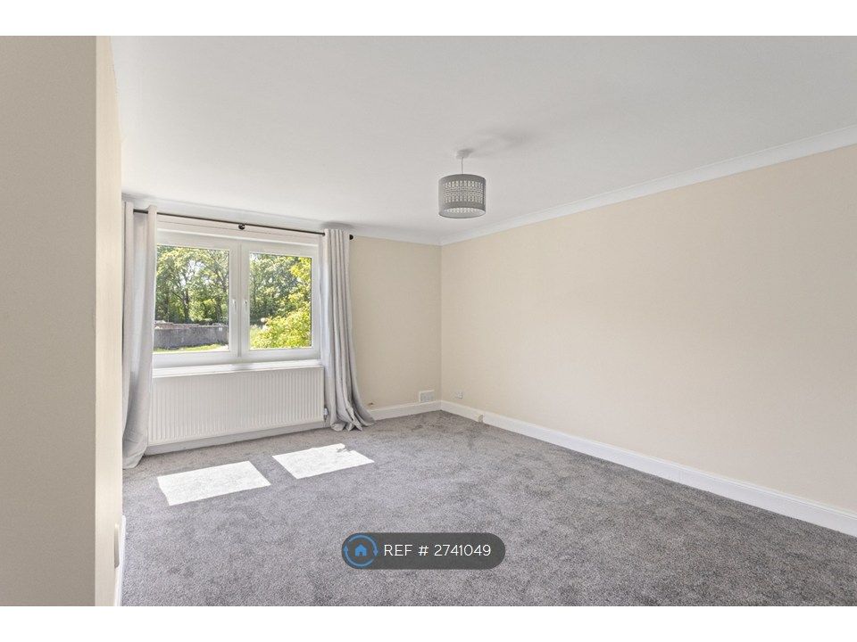 Property photo 3 of 15 Living Room