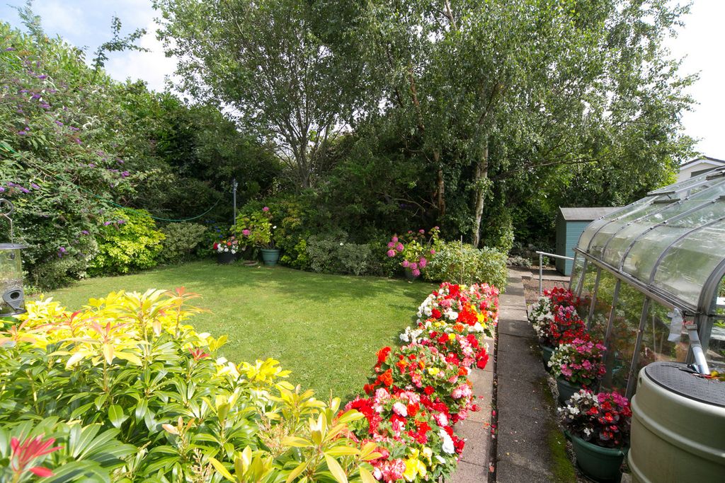 Property photo 2 of 30
