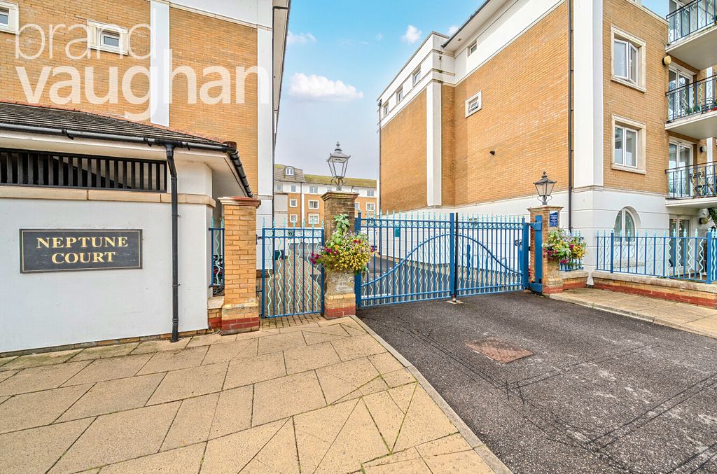 Property photo 1 of 10 External