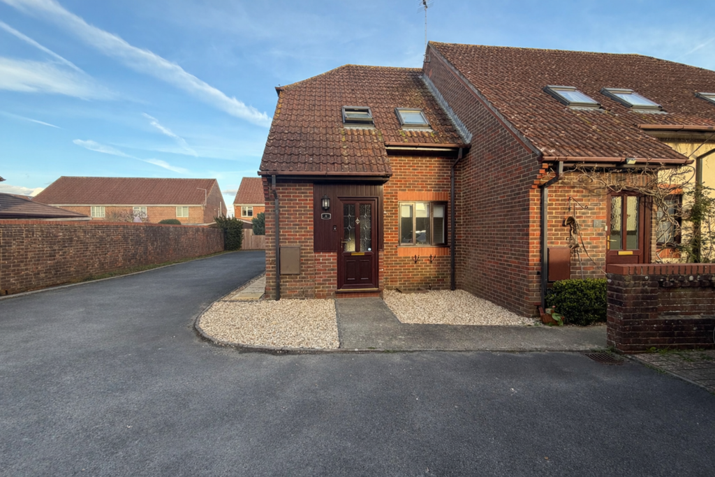 Property photo 1 of 8