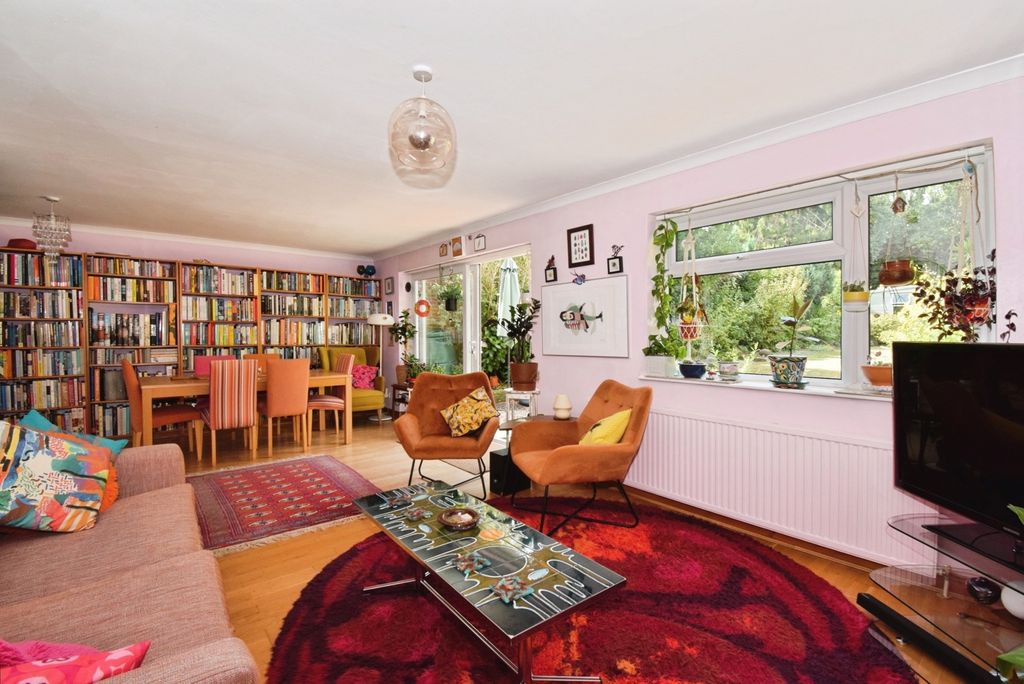 Property photo 3 of 20 Pbox-Img.Jpg